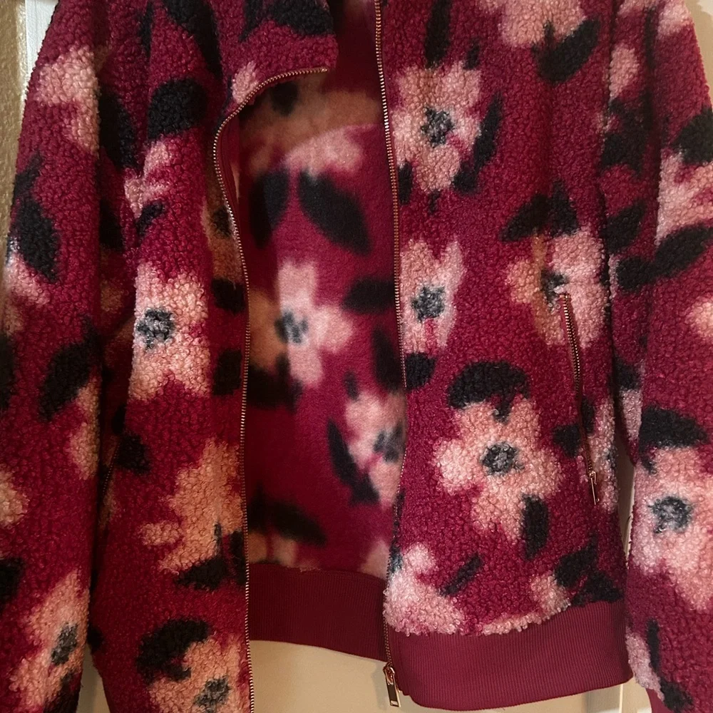 Floral Patterned Women's Jacket by Lacey Chabert - Picture 2 of 3